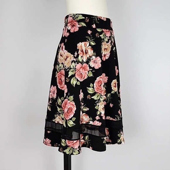 ⭐️3/ $30⭐️ Studio Skirt A-Line Black Pink Floral Inset Mesh Hem Lightweight Sz S - Picture 2 of 15